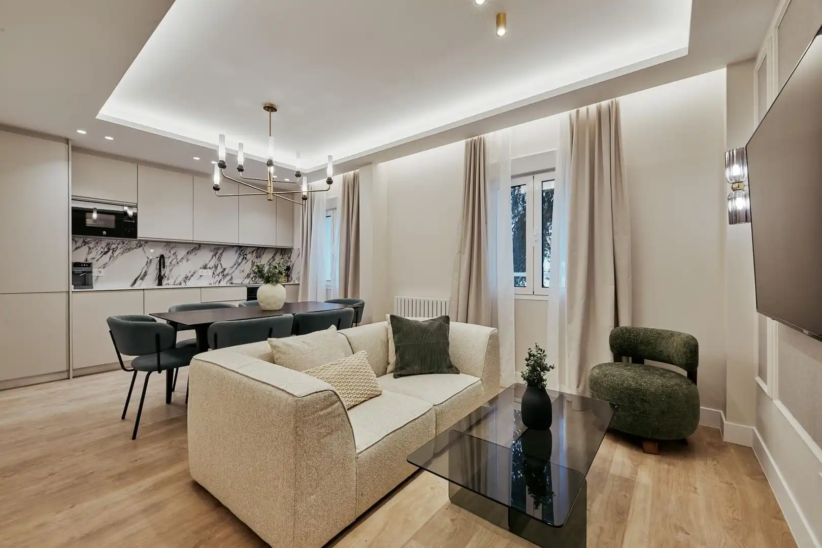 Living room of Flat for sale in Madrid  with Air Conditioner, Heating and Furnished