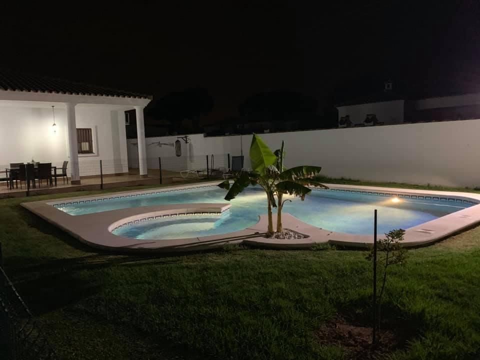 Swimming pool of House or chalet for sale in Chiclana de la Frontera  with Air Conditioner, Heating and Private garden