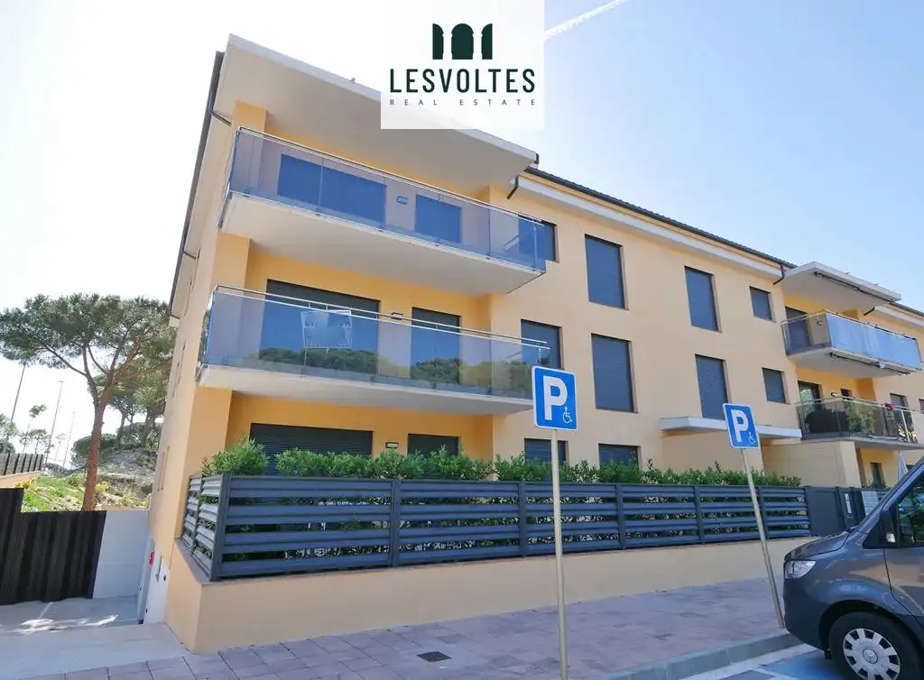 Vista exterior de Piso en venta en Pals con Calefacción, Parquet y Terraza