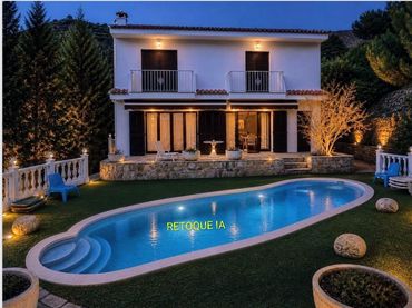 Casa amb piscina en venda a Canyelles