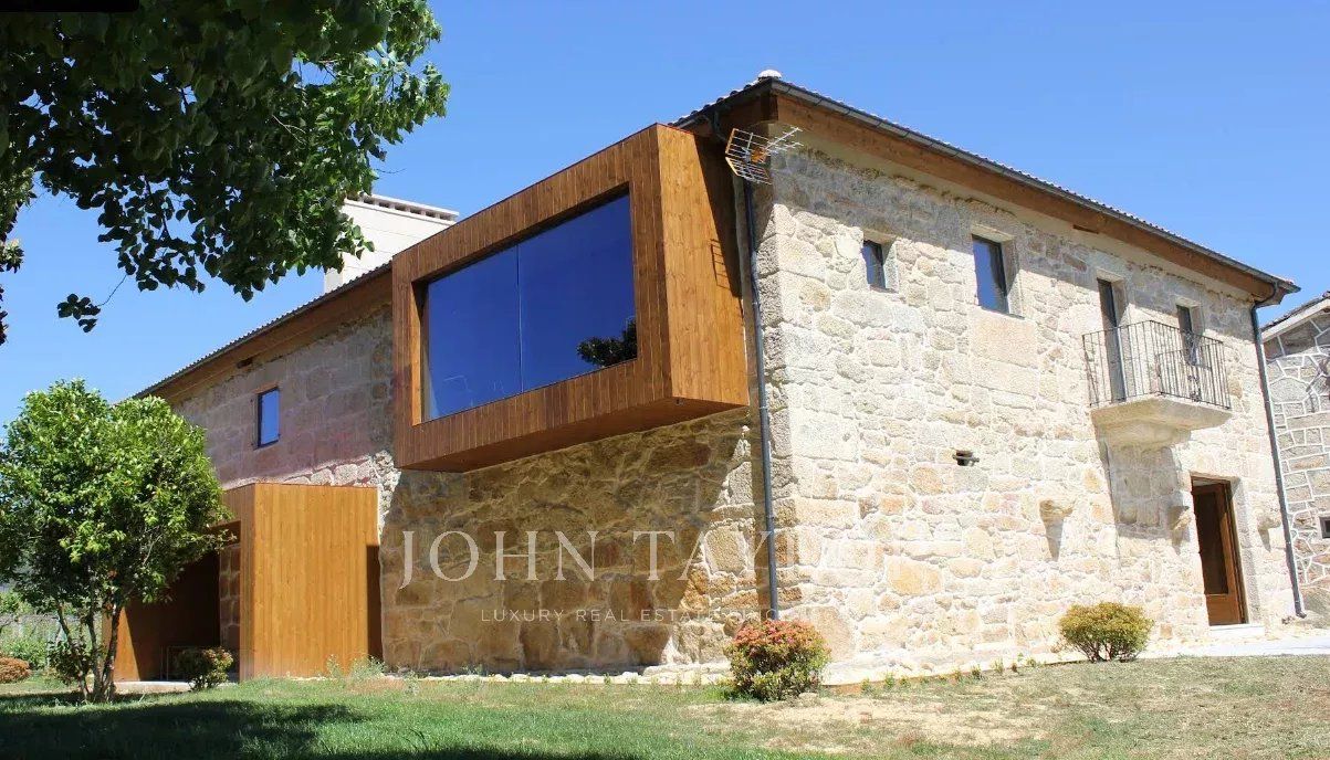 Exterior view of House or chalet for sale in Cenlle