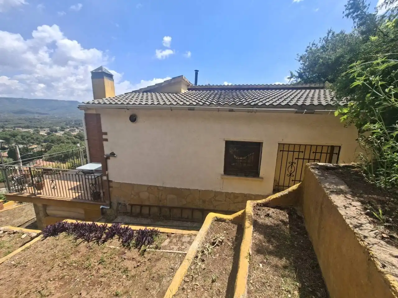 Vista exterior de Pis en venda en Sant Llorenç Savall amb Jardí privat, Terrassa i Traster