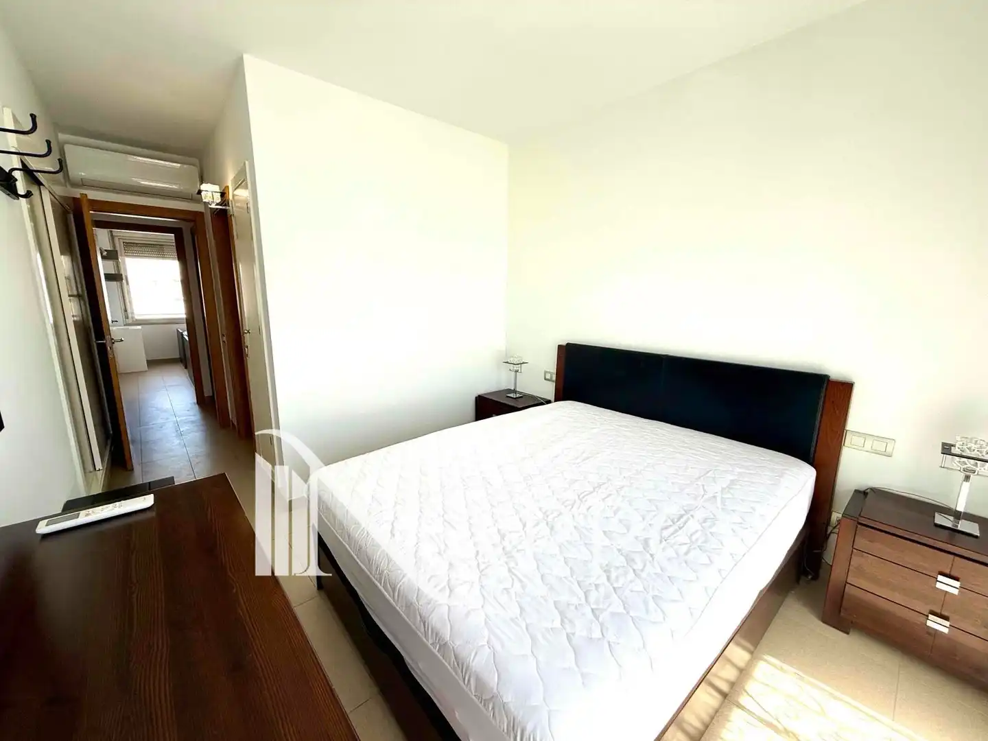 Habitación en Ricard Akerman, Foners