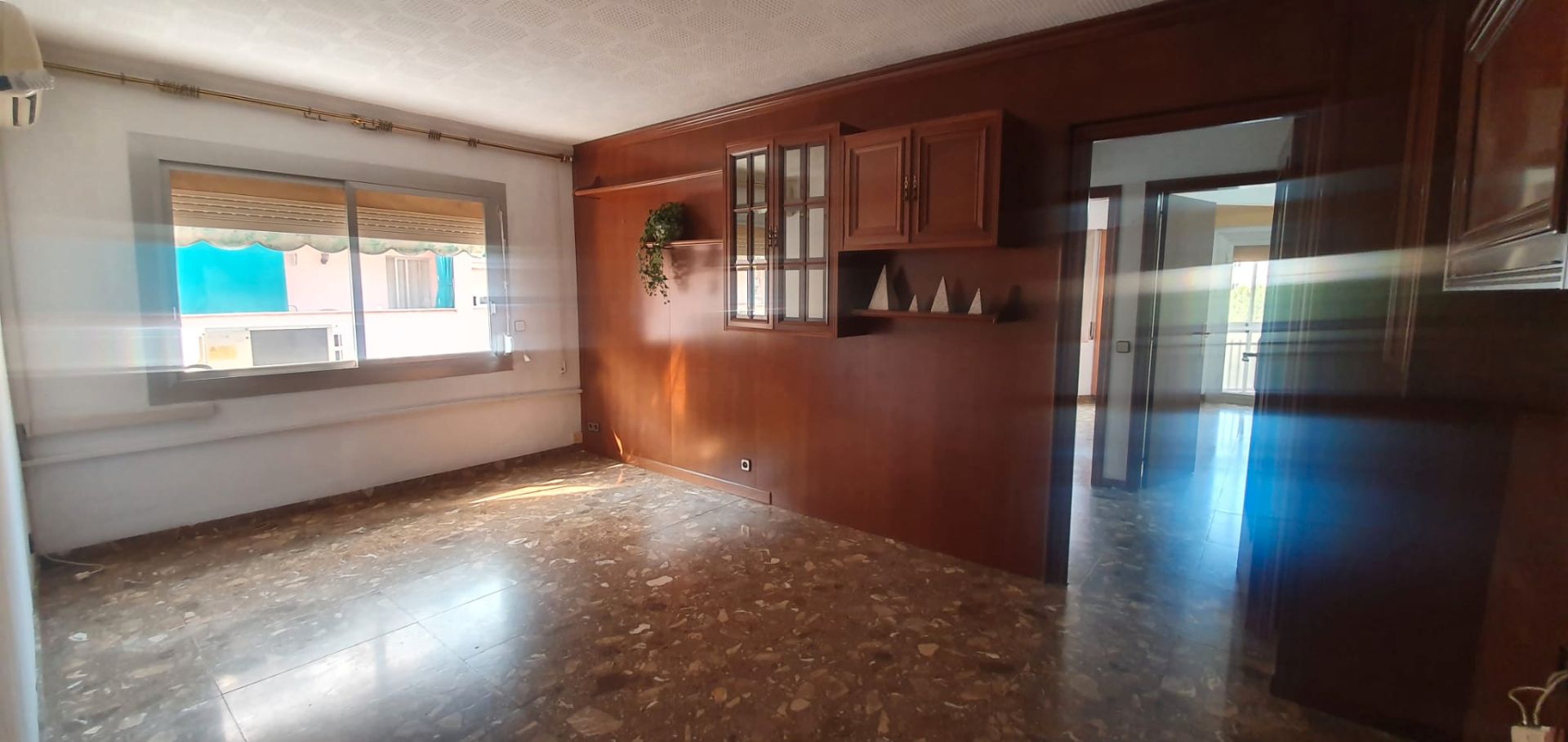 Living room of Flat for sale in L'Hospitalet de Llobregat  with Air Conditioner, Heating and Balcony