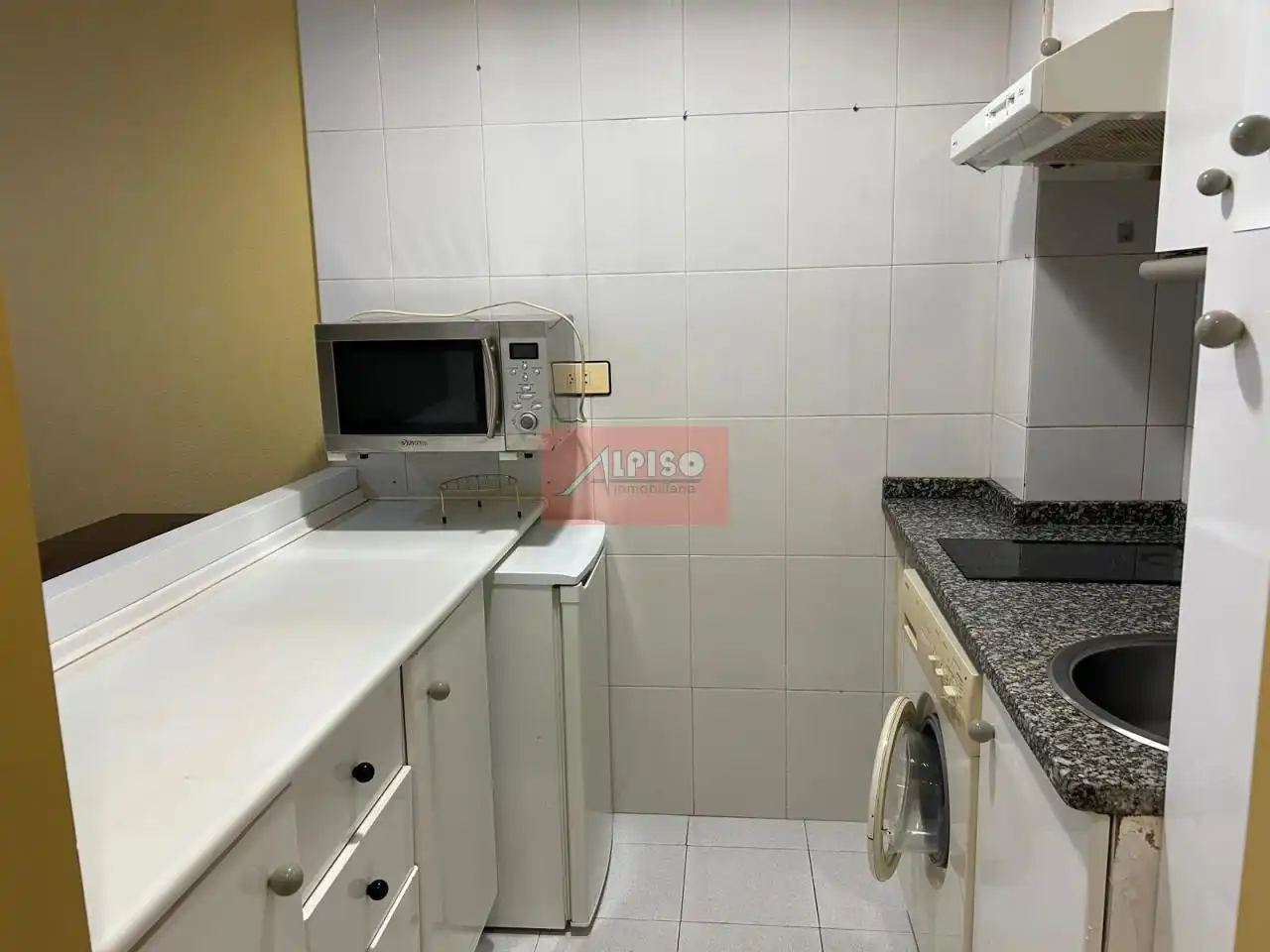 Cocina de Apartamento en venta en Ourense Capital  con Calefacción, Trastero y Amueblado