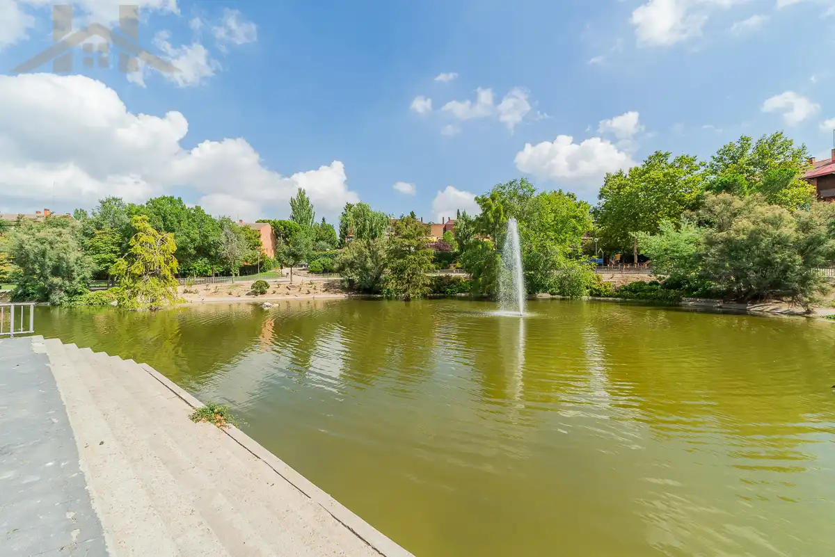 Exterior view of Flat for sale in Las Rozas de Madrid  with Air Conditioner, Heating and Terrace