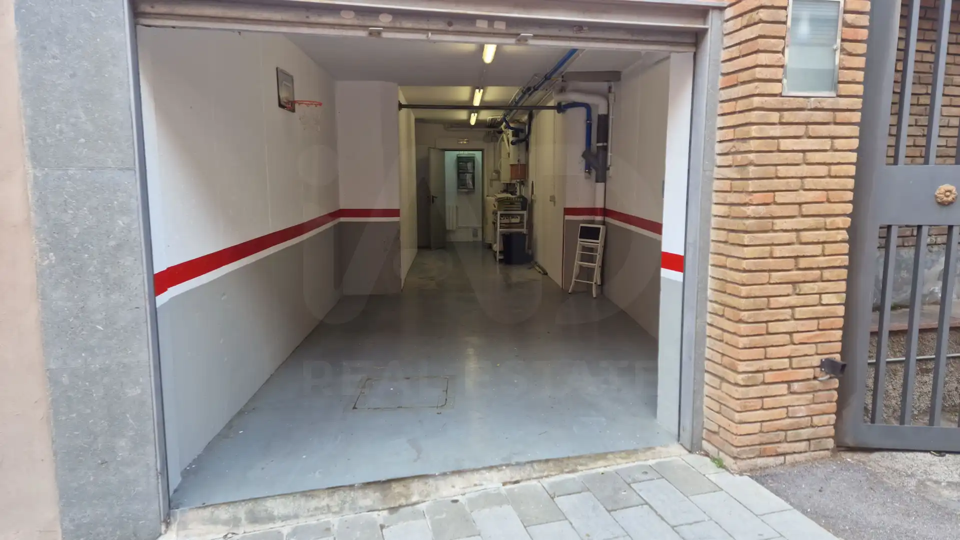 Parkplatz von Haus oder Chalet zur Miete in Sant Just Desvern mit Klimaanlage, Heizung und Terrasse