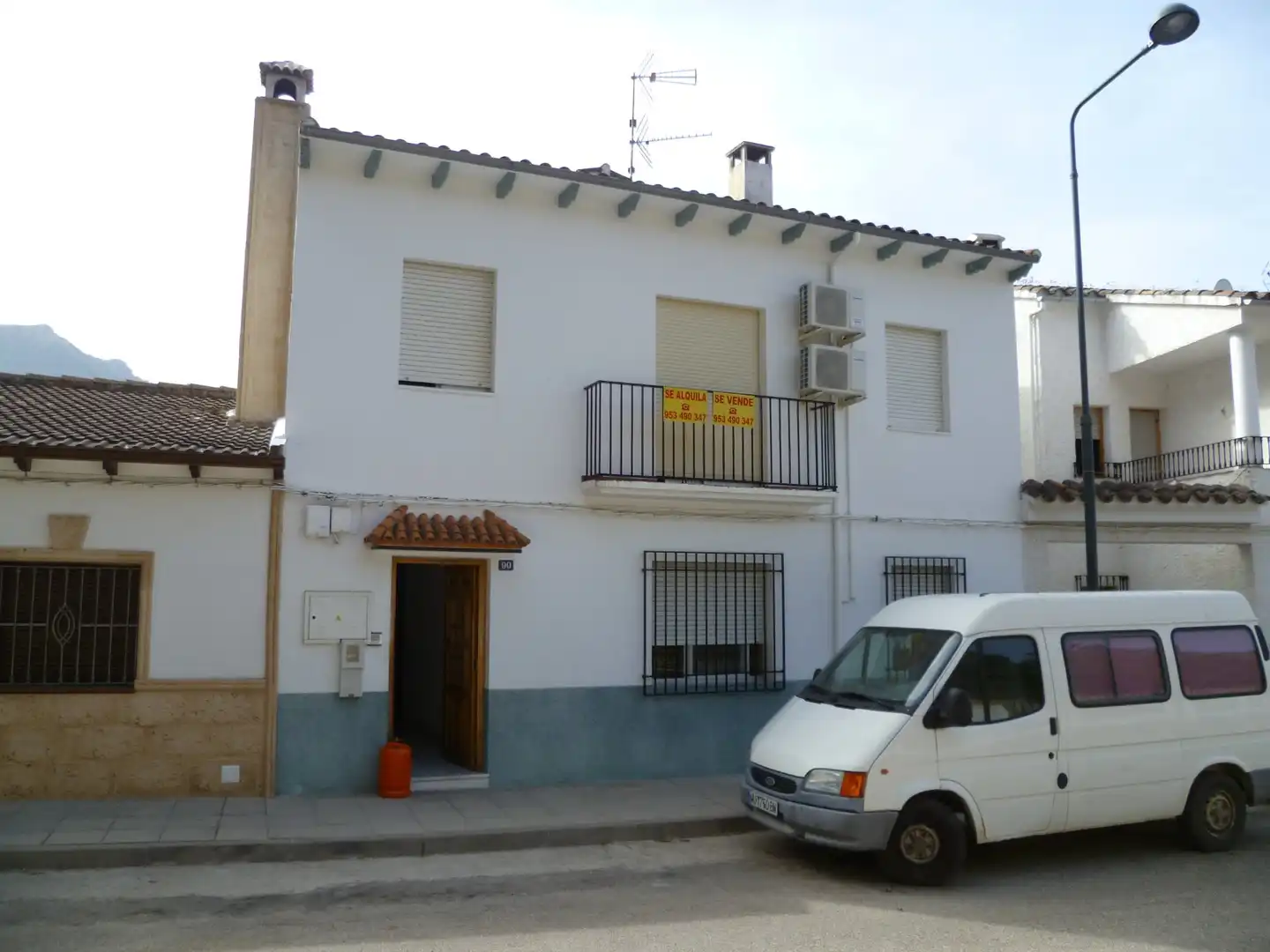 Exterior view of Houses for sale in Siles  with Air Conditioner, Terrace and Furnished