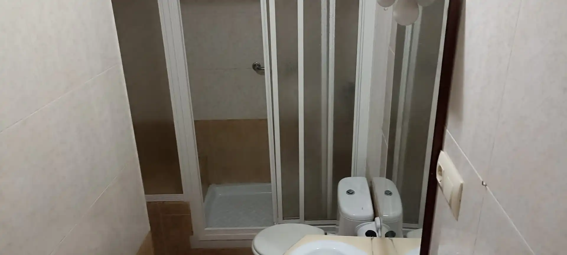 Bathroom of Flat for rent in Carabaña  with Air Conditioner, Heating and Washing machine
