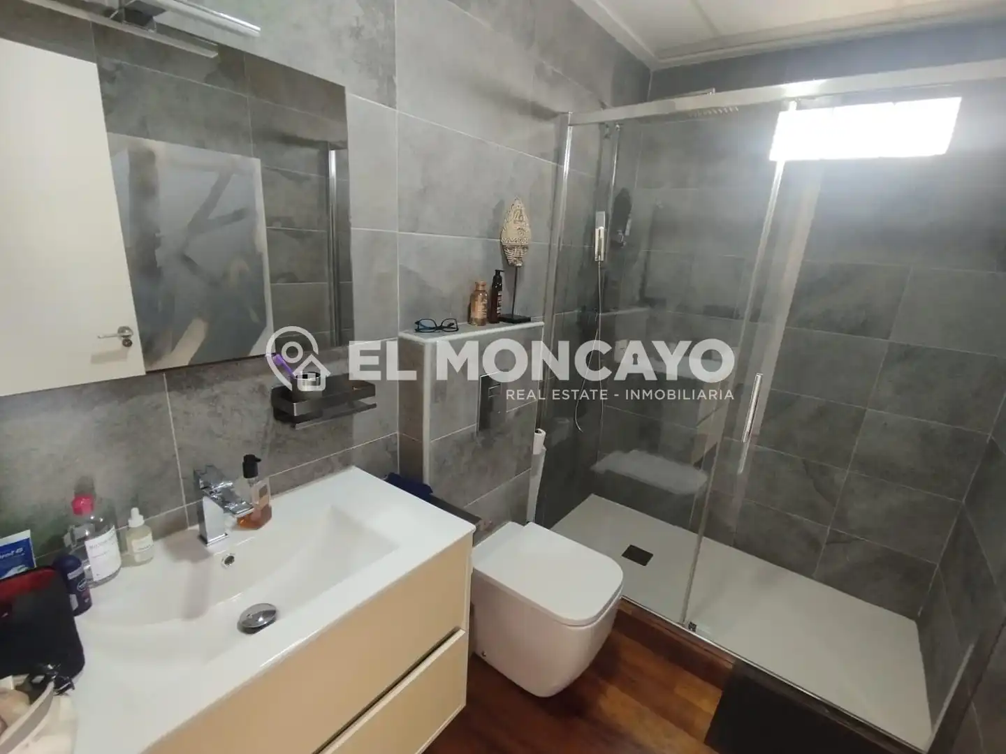 Bathroom of Detached homes for rent in Daya Vieja  with Air Conditioner, Parquet flooring and Terrace