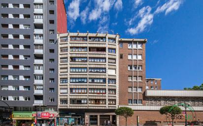 Vista exterior de Pis en venda en Gijón  amb Terrassa