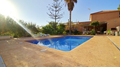 Impresionante Chalet en Elche Pedanías  Con Piscina y Amplios Espacios