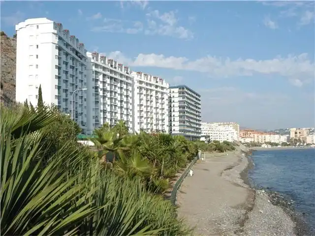 Außenansicht von Wohnungen zur Miete in Almuñécar mit Klimaanlage, Heizung und Terrasse