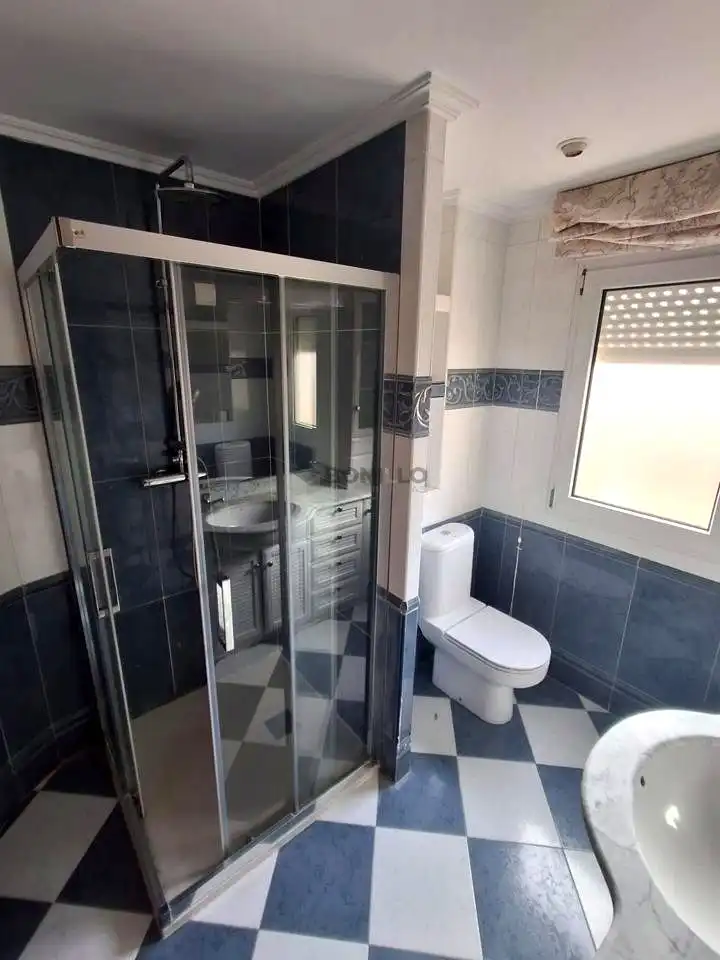 Baño de Dúplex en venta en Teruel con Calefacción, Terraza y Amueblado