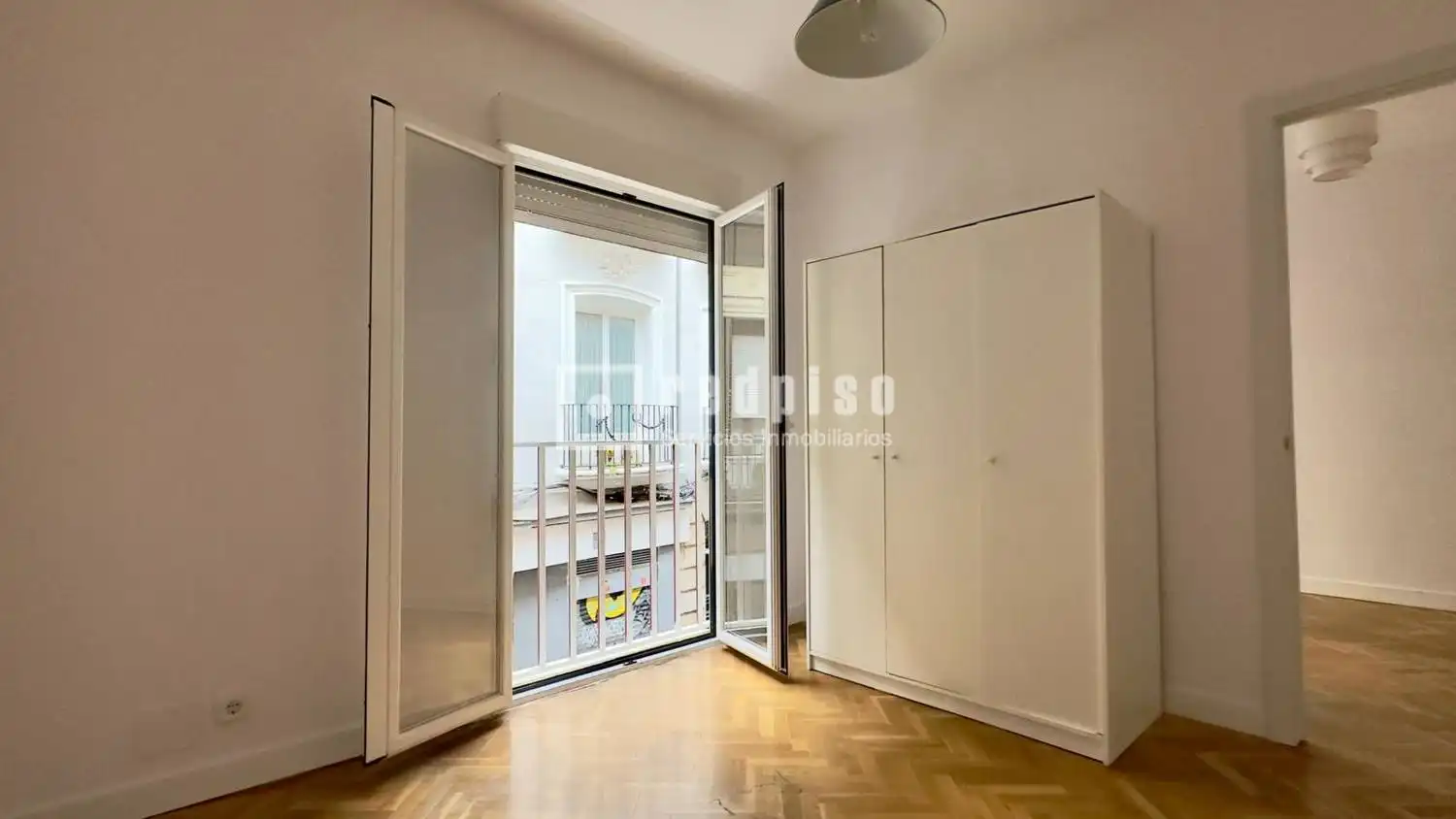Bedroom of Flat for rent in Madrid  with Heating, Parquet flooring and Terrace