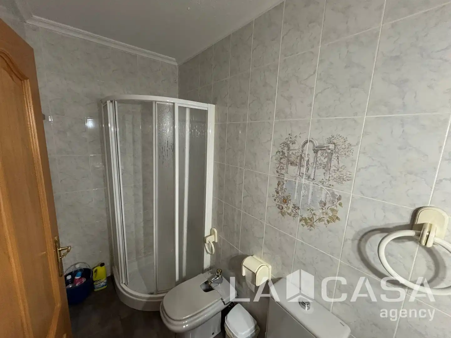 Bathroom of Flat for rent in Montequinto  with Balcony