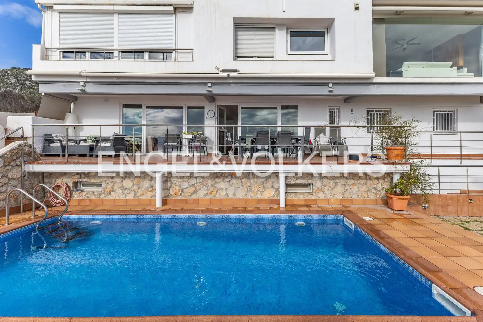 Piscina de Casa o xalet en venda en Sitges amb Aire condicionat, Calefacció i Jardí privat