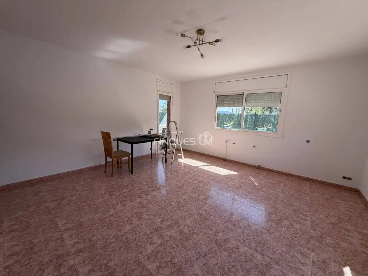 Sala d'estar de Casa o xalet en venda en Tordera amb Calefacció, Jardí privat i Terrassa