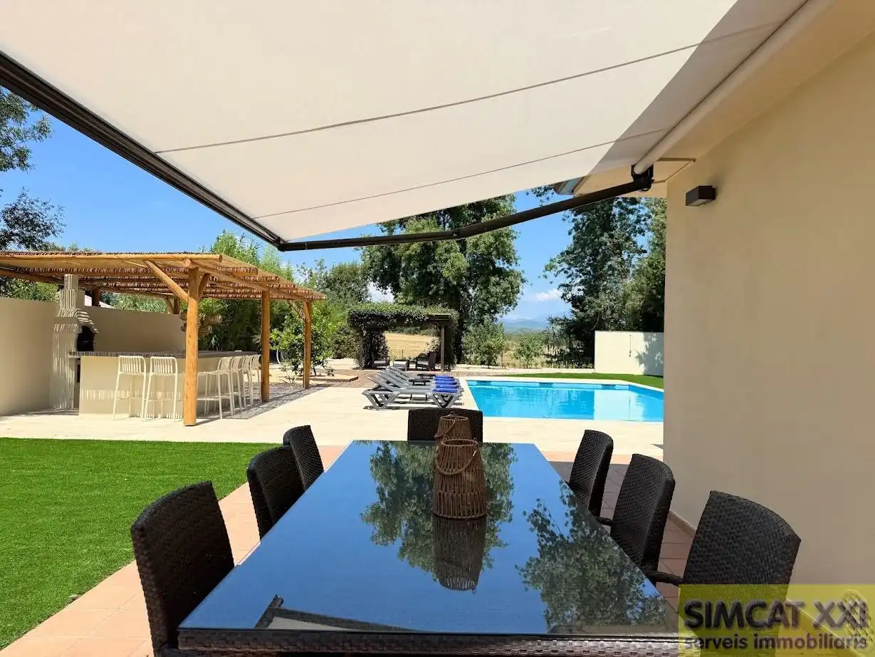 Casa amb piscina en venda a Navata, imagen 13