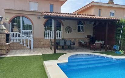 Swimming pool of Single-family semi-detached for sale in Villamanta  with Air Conditioner, Heating and Private garden