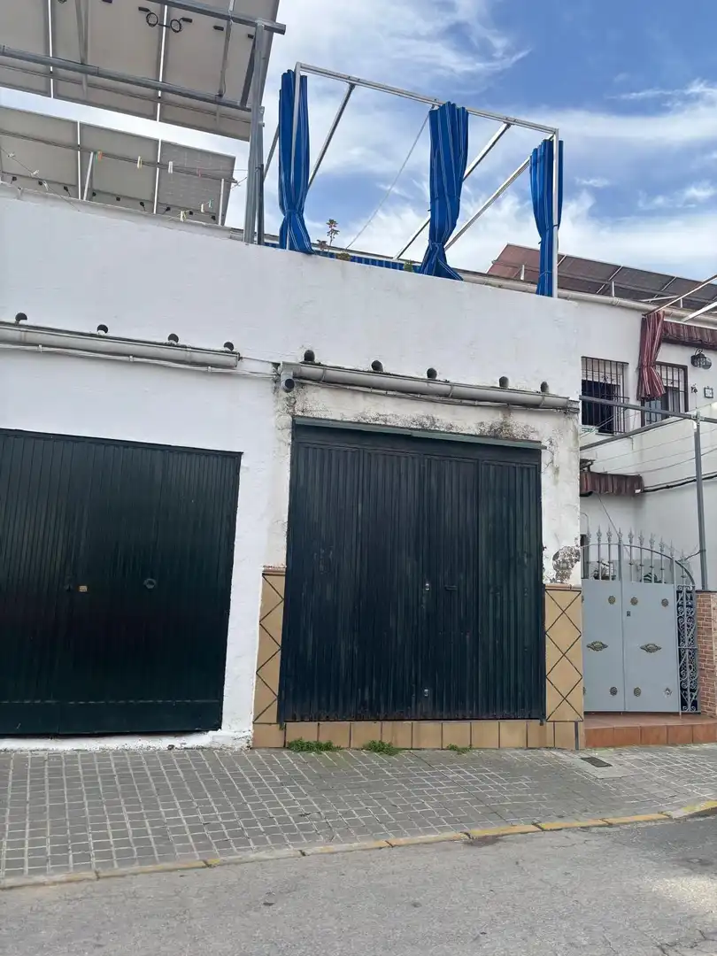 Vista exterior de Garatge en venda en Valencina de la Concepción