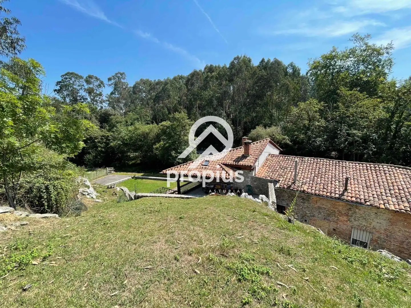 Chalet con terraza en venta en Nueva, imagen 56