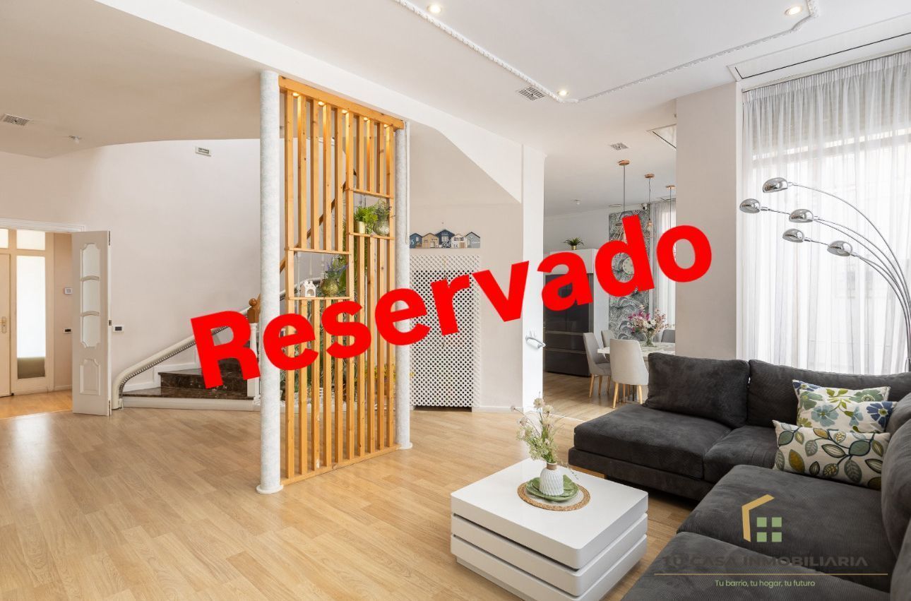 Casa adosada en venda en Badalona amb Aire condicionat, Calefacció i Jardí privat