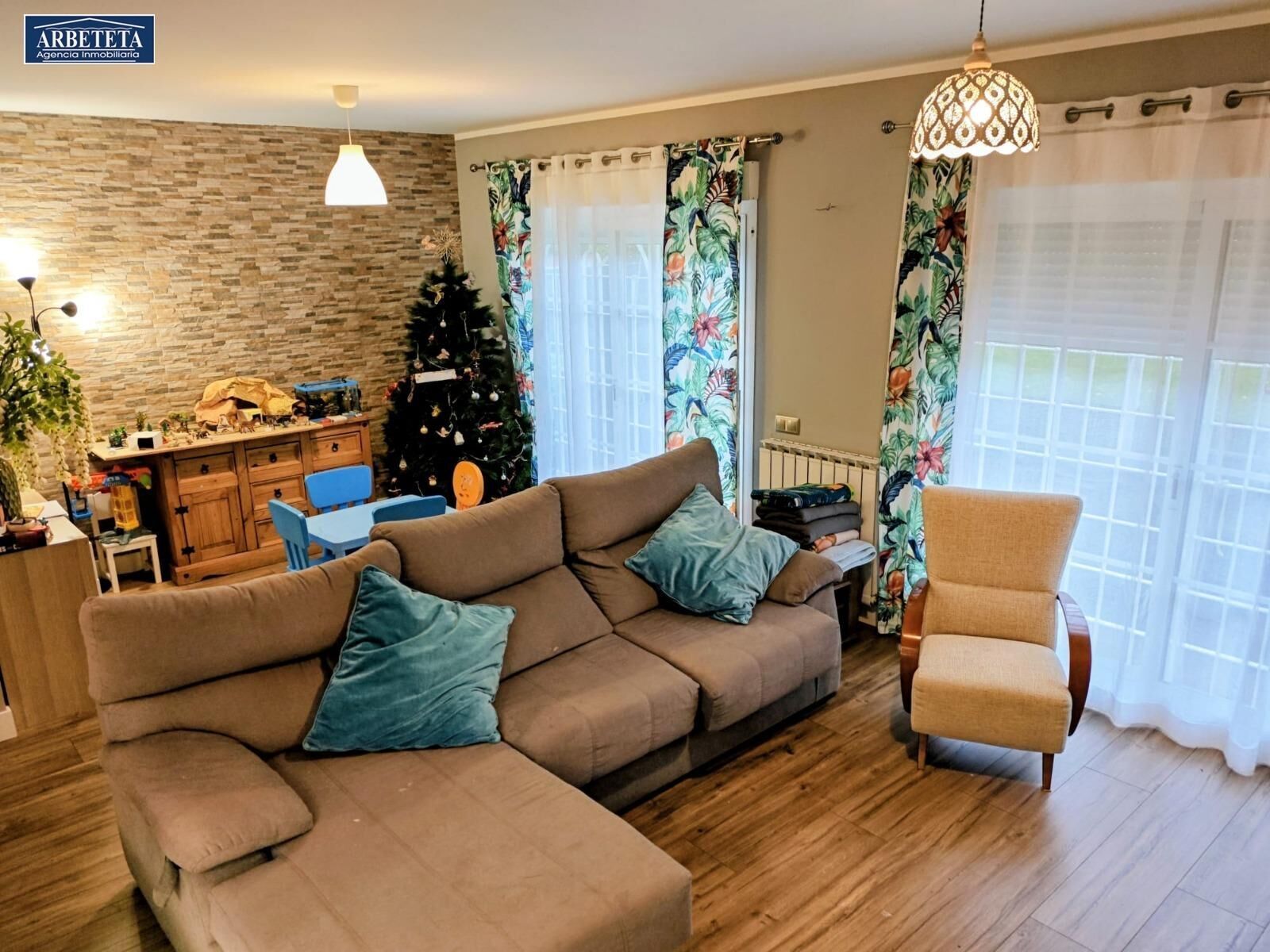 Living room of Single-family semi-detached for sale in Guadalajara Capital  with Heating