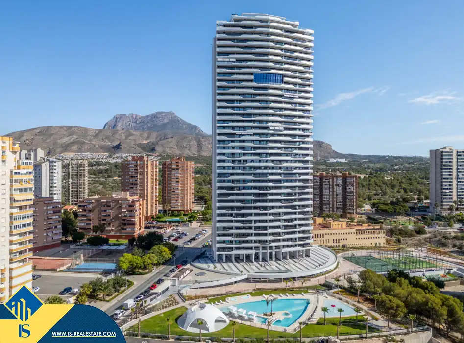 Appartement compact avec piscine à vendre à Playa de Poniente