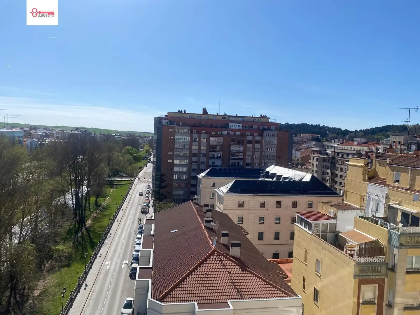 Vista exterior de Pis en venda en Burgos amb Calefacció, Terrassa i Moblat