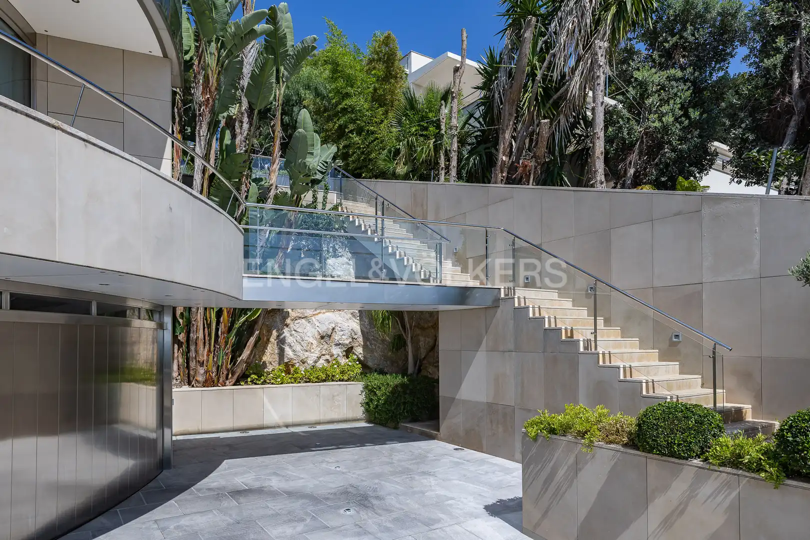 Vista exterior de Casa o xalet en venda en Sitges amb Aire condicionat, Calefacció i Jardí privat