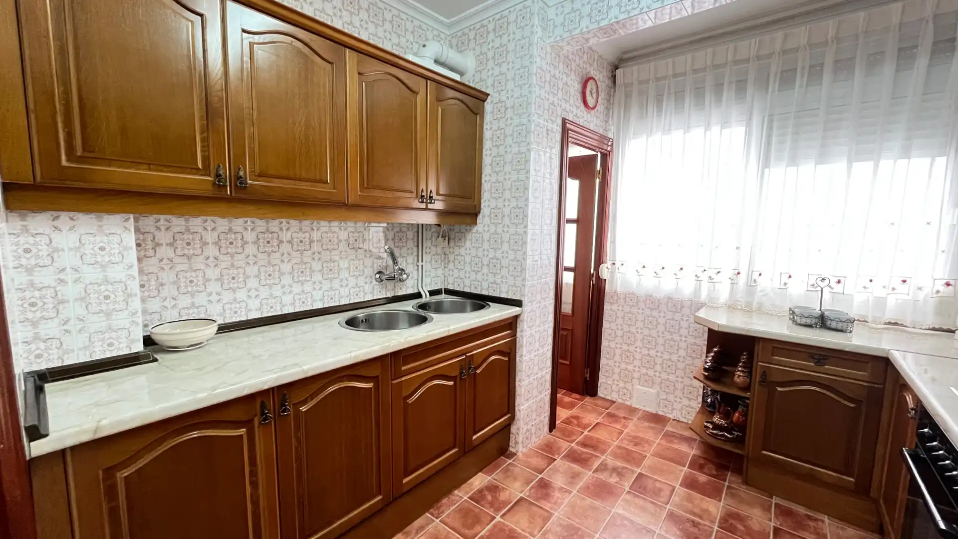 Cuina de Pis en venda en Valladolid amb Calefacció, Parquet i Moblat