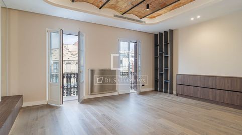 Piso en excelentes condiciones de 4 dormitorios en venta en Eixample Derecho