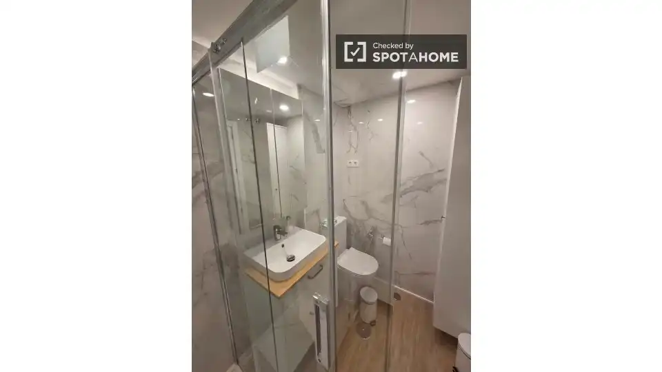 Badezimmer von Wohnung zur Miete in Parque Empresarial