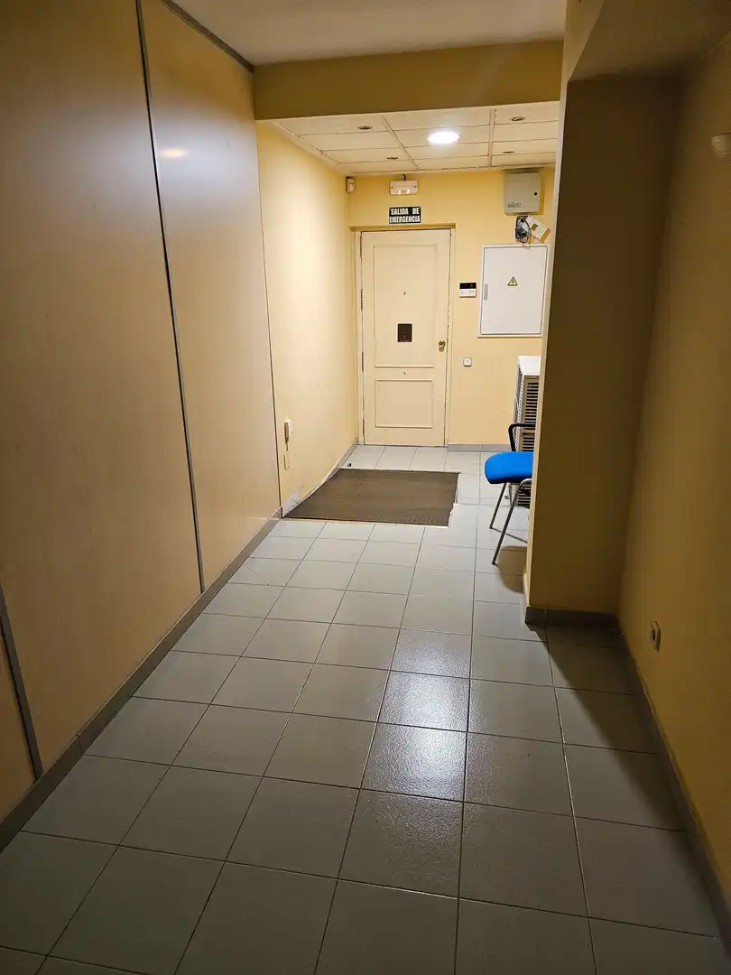 Büro zum Verkauf in Toledo mit Klimaanlage, Heizung und Abstellraum