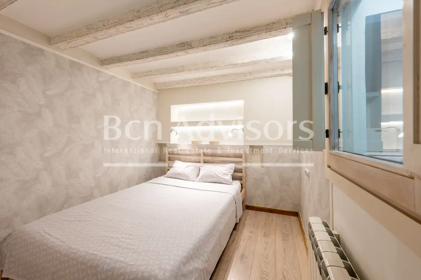 Bedroom of Duplexes for sale in Barcelona  with Air Conditioner, Heating and Parquet flooring