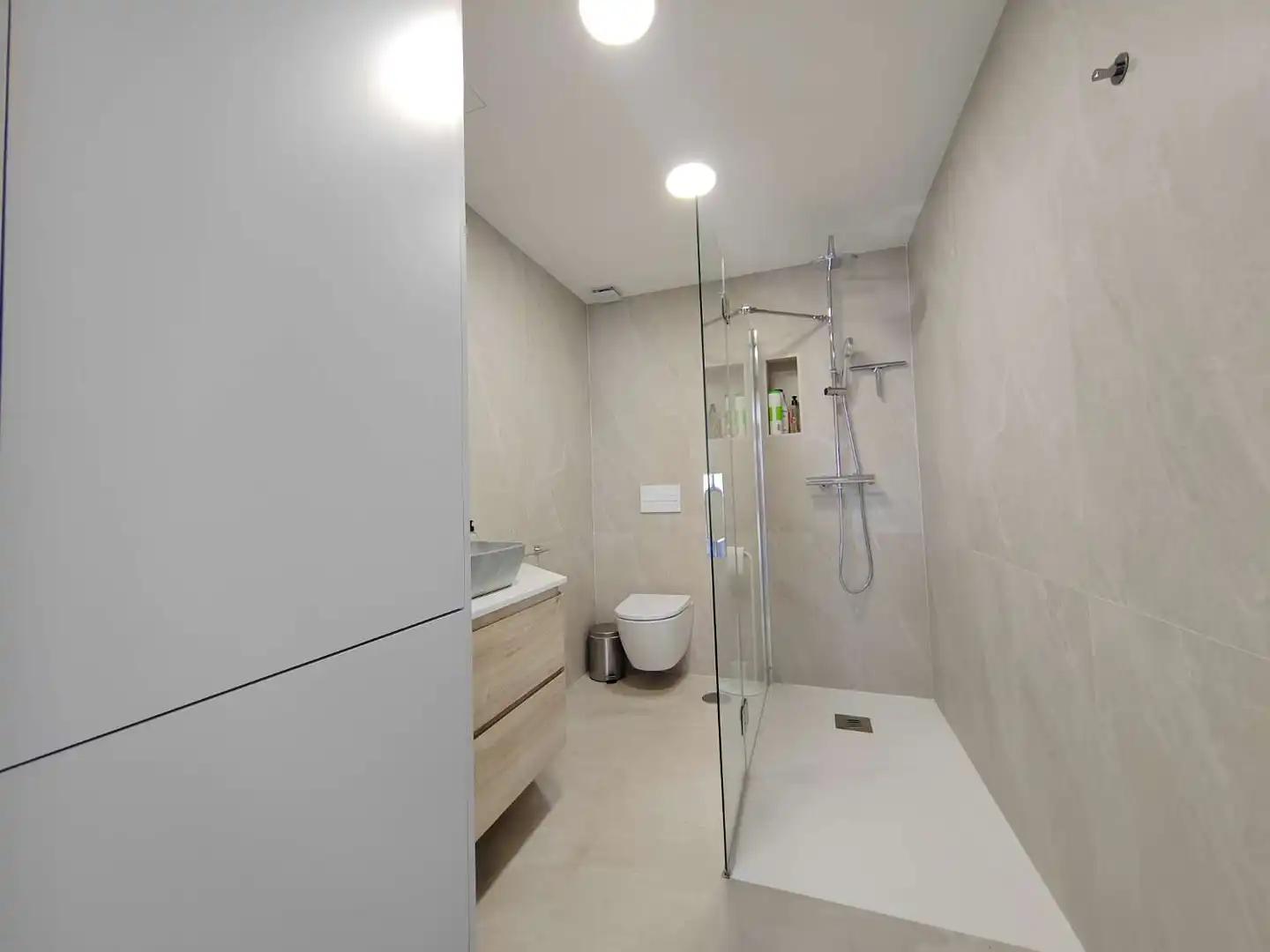 Badezimmer von Wohnung zur Miete in Vélez-Málaga mit Möbliert