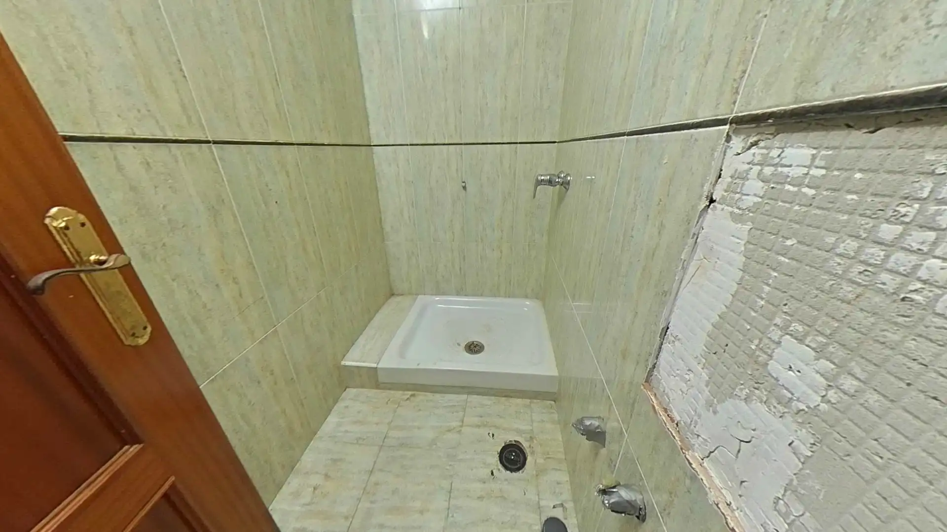 Baño de Piso en venta en Hazas de Cesto con Balcón