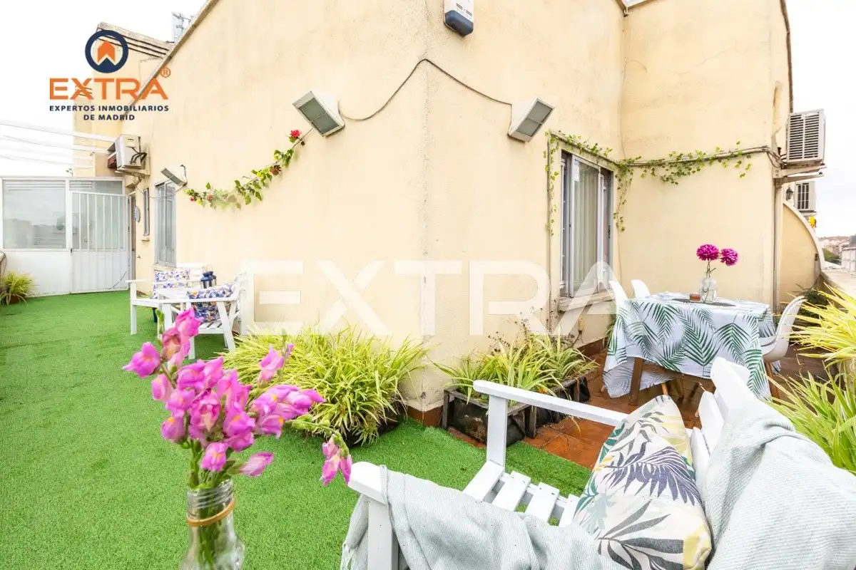 Attic for sale in Avenida Ciudad de Barcelona, Adelfas