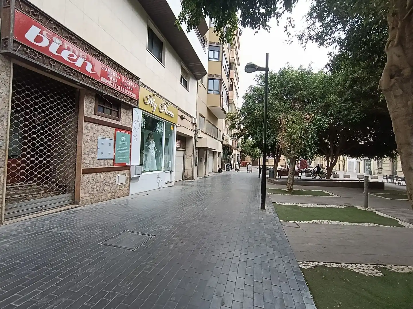 Außenansicht von Geschaftsraum zur Miete in Almería mit Klimaanlage und Möbliert