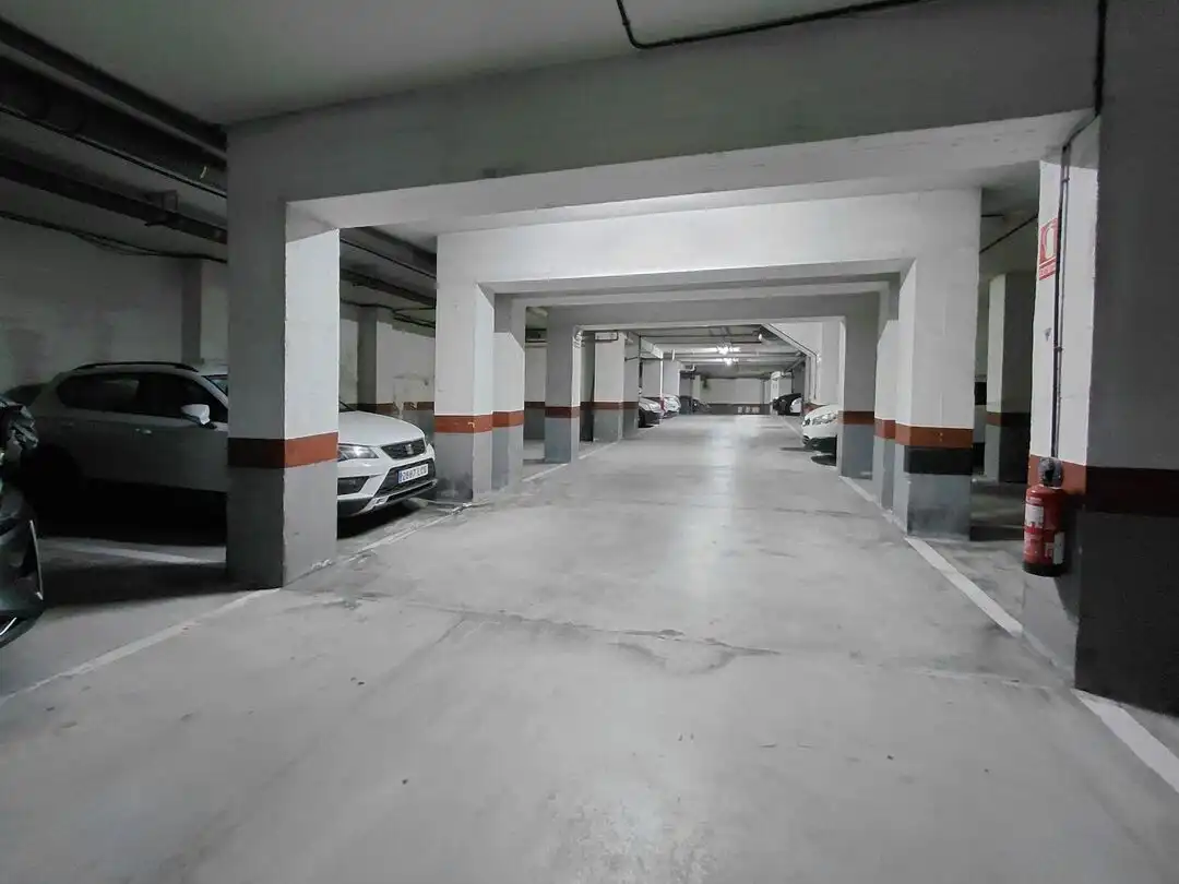 Parking de Piso en venta en Barañáin / Barañain con Calefacción y Trastero