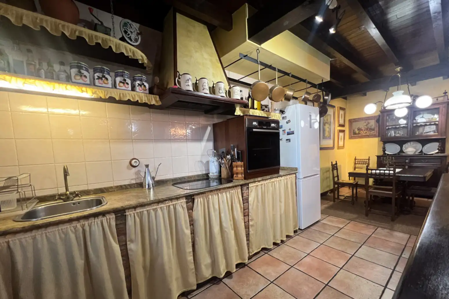 Küche von Einfamilien-Reihenhaus zum Verkauf in Ruente mit Heizung, Terrasse und Balkon