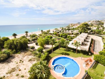 Penthouse with balcony for sale in Partida Paraíso 55