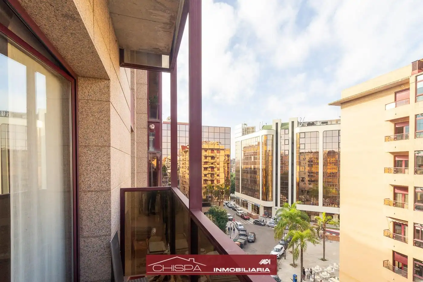 Außenansicht von Wohnung zum Verkauf in Valencia mit Klimaanlage, Heizung und Terrasse