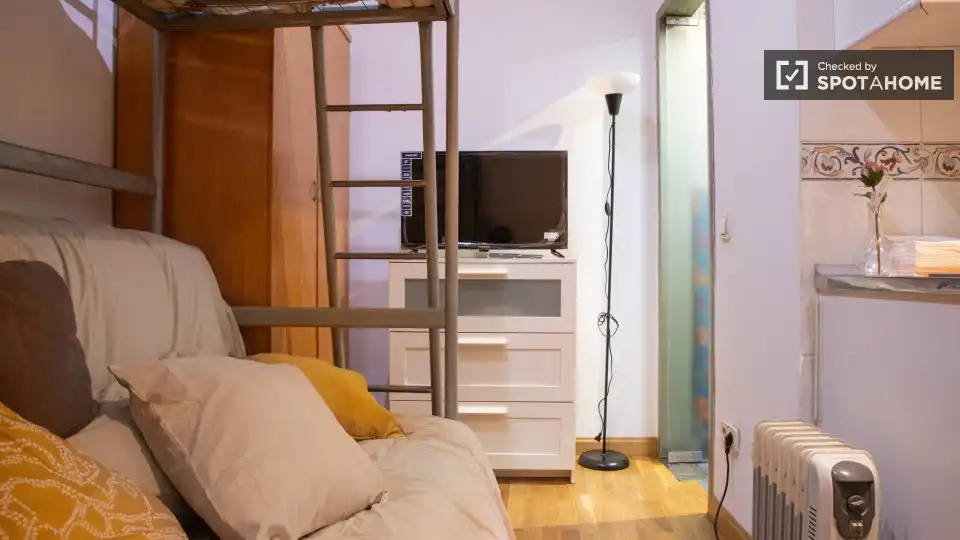 Flat for rent in Bellas Vistas