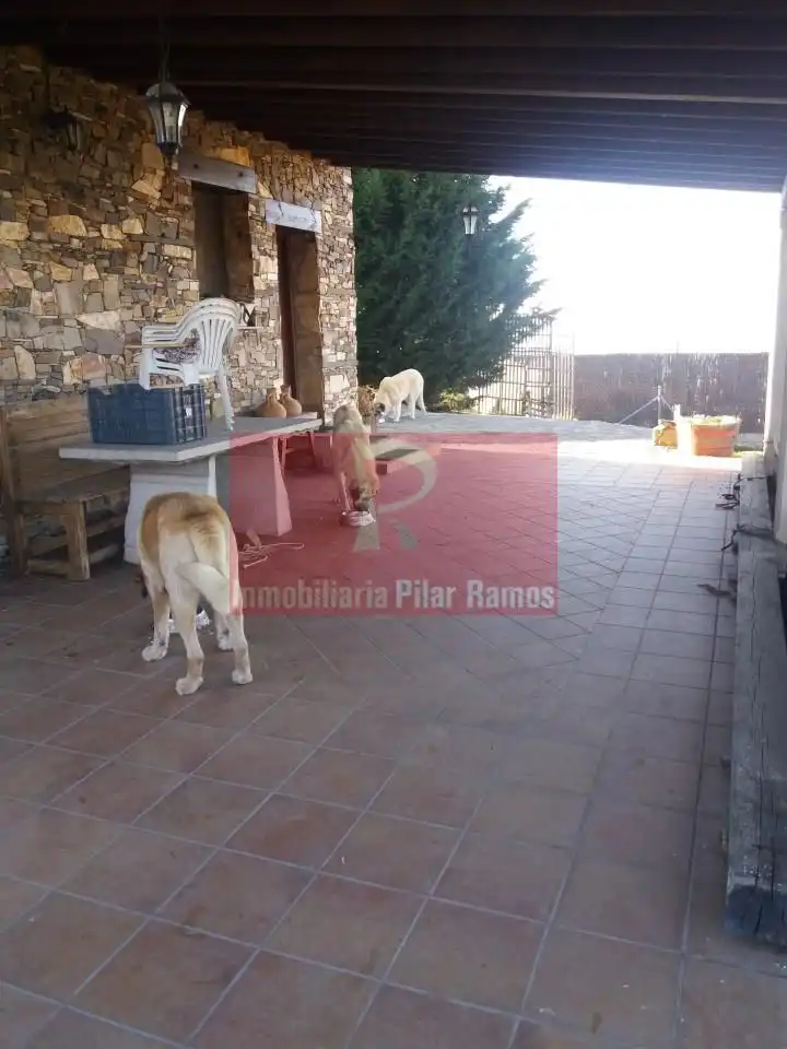 Exterior view of Houses for sale in Molinaseca  with Private garden, Parquet flooring and Storage room