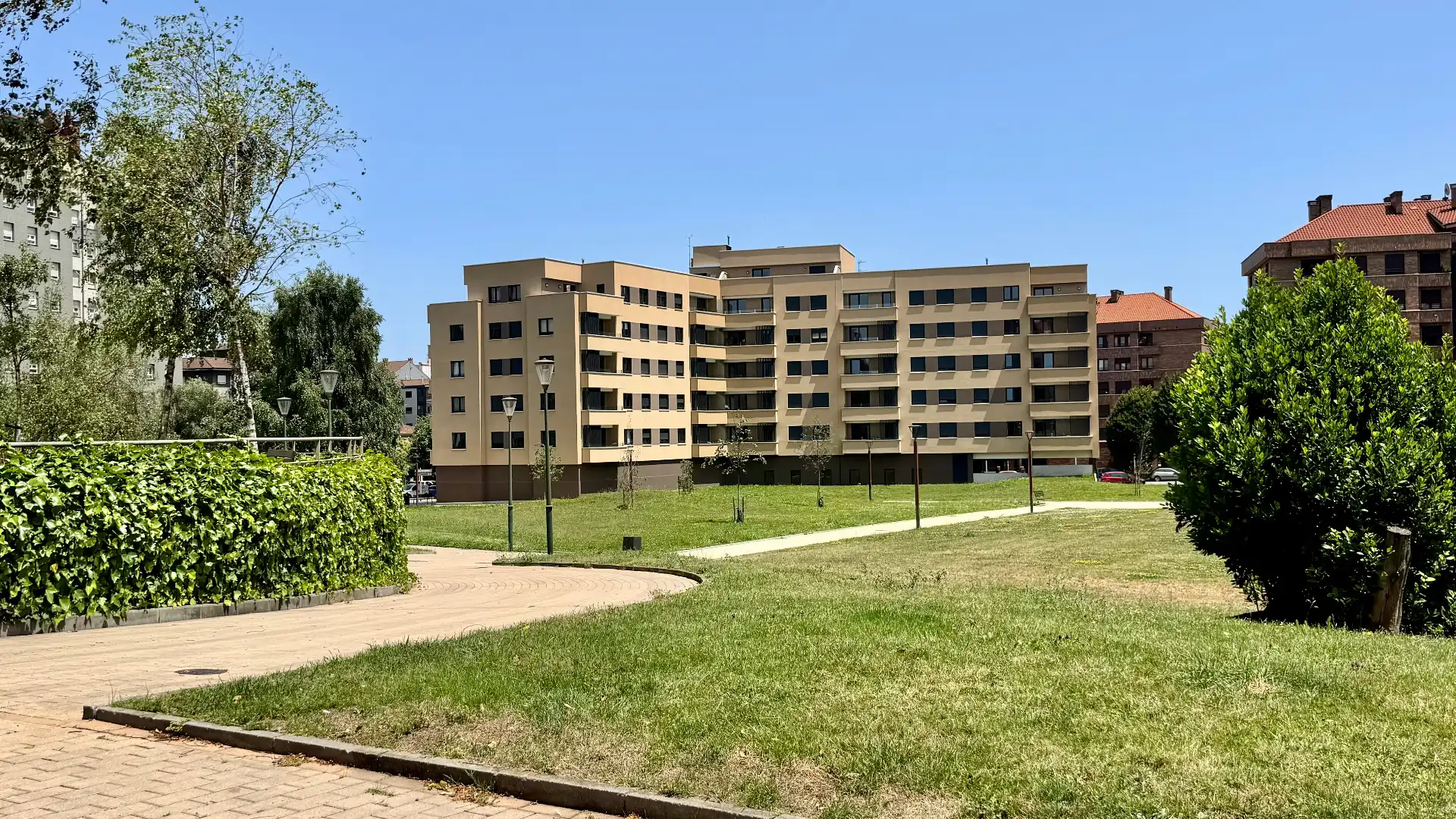 Vista exterior de Pis en venda en Gijón  amb Calefacció, Parquet i Terrassa