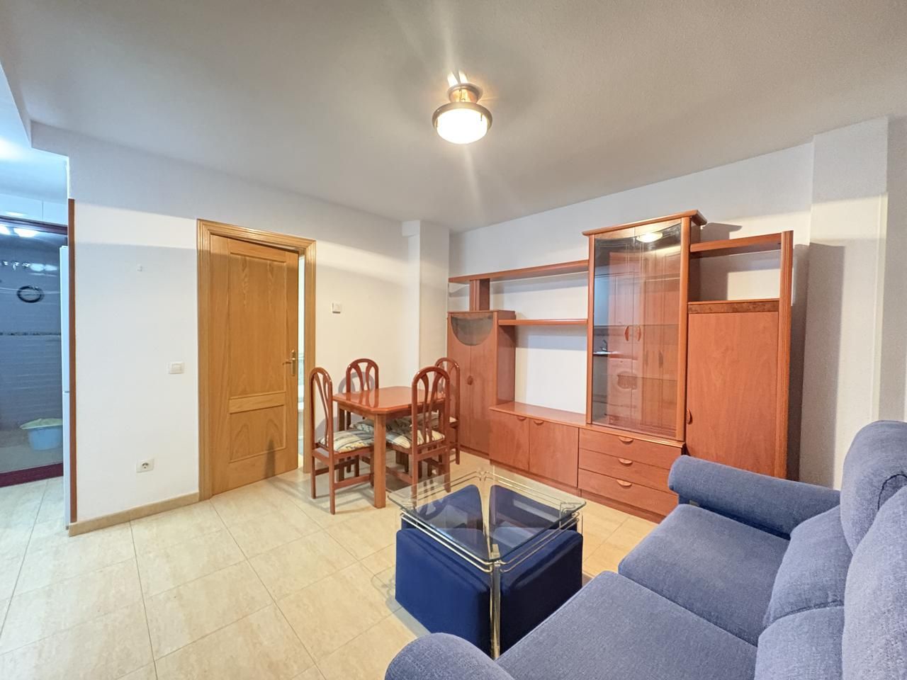 Sala d'estar de Pis de lloguer en San Sebastián de los Reyes amb Calefacció, Traster i Moblat