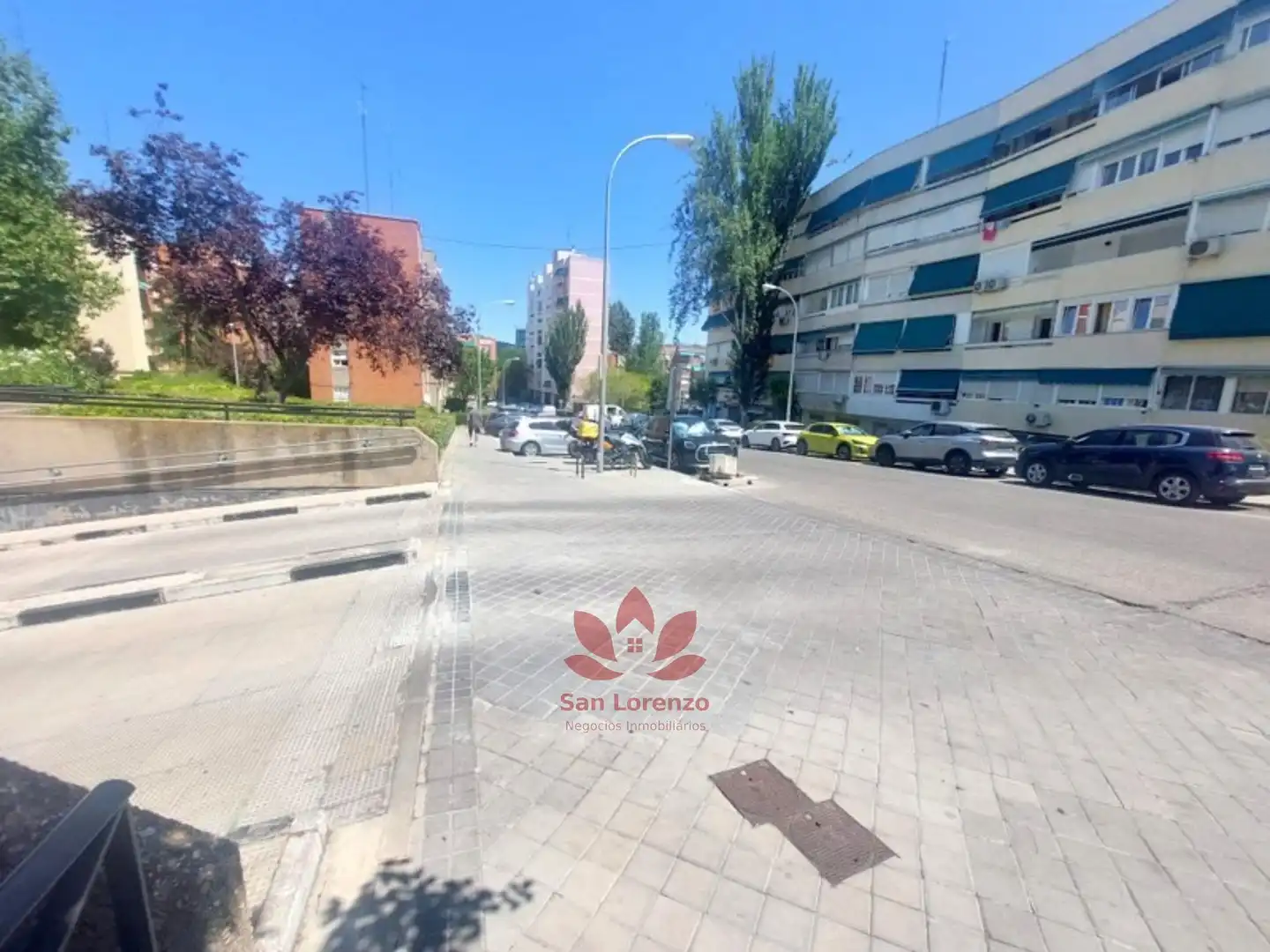 Vista exterior de Pis en venda en Madrid amb Calefacció