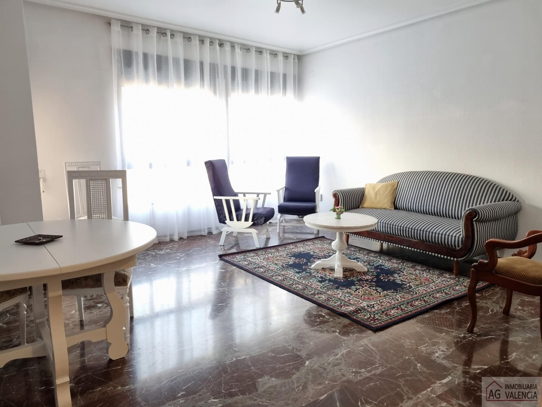 Sala d'estar de Pis de lloguer en Llíria amb Terrassa i Moblat